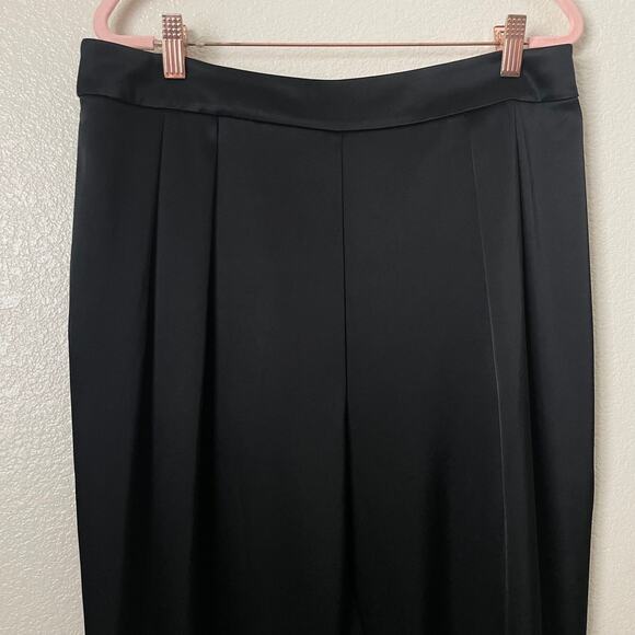 St. John Pants Womens Size 12 Black Satin Pleated High Rise Tapered Quiet Luxury - Picture 4 of 12